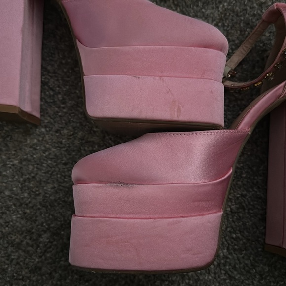 Cute coquette pink platforms heels Size 7.5. - Picture 4 of 7